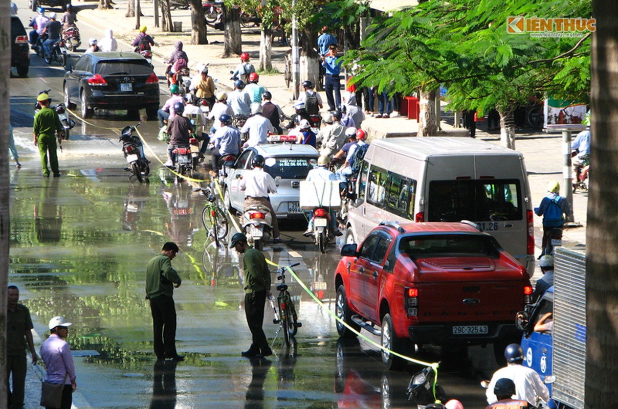 Tac duong nghiem trong tai cau vuot Nguyen Chi Thanh do... bun-Hinh-8